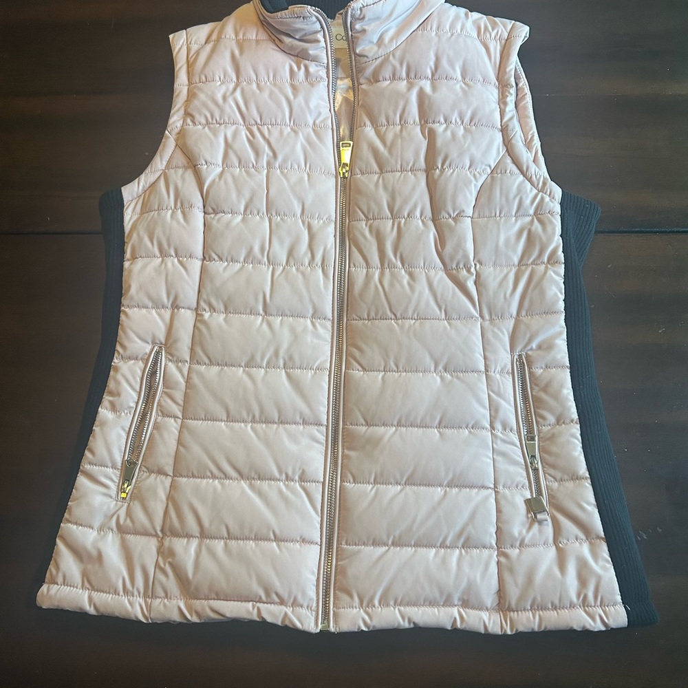 Calvin Klein Pink Puffer Vest with Gold Accents; Size large